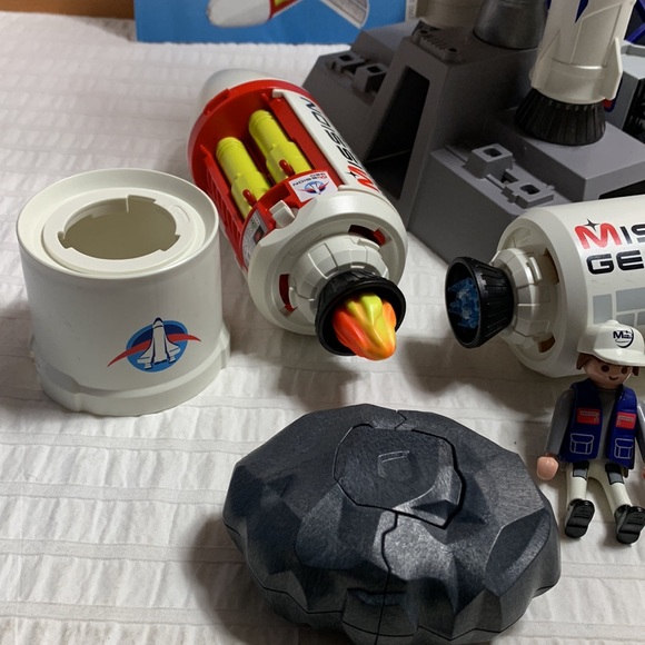 Mission Geo Rocket Launch Pad 6195 & Mission Meteorite Defense 6197 by P… - Picture 9 of 17